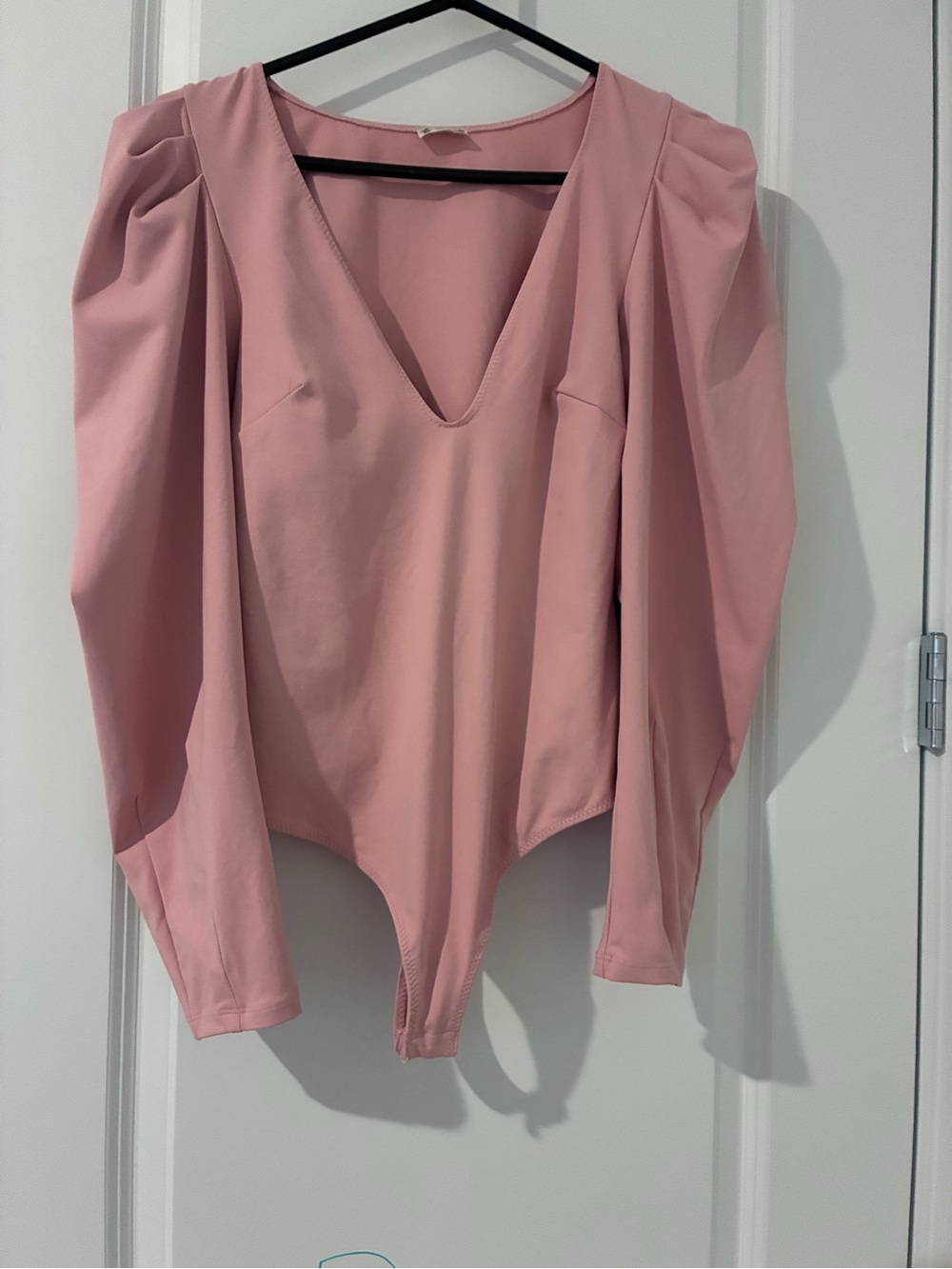 Free People Dusty Pink V-Neck Puff Sleeve Bodysuit